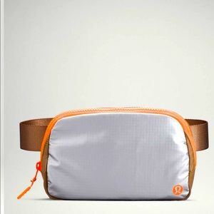 Everywhere Belt Bag - silver metallic/soft sand/highlight orange